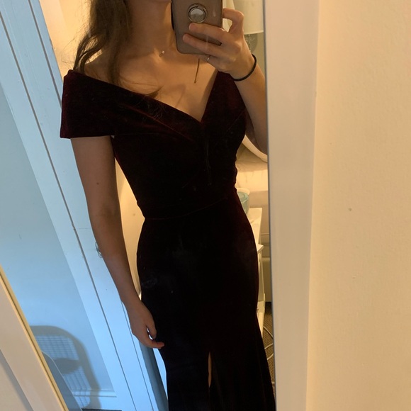 Burgundy Off The Shoulder Velvet Gown - Picture 4 of 7